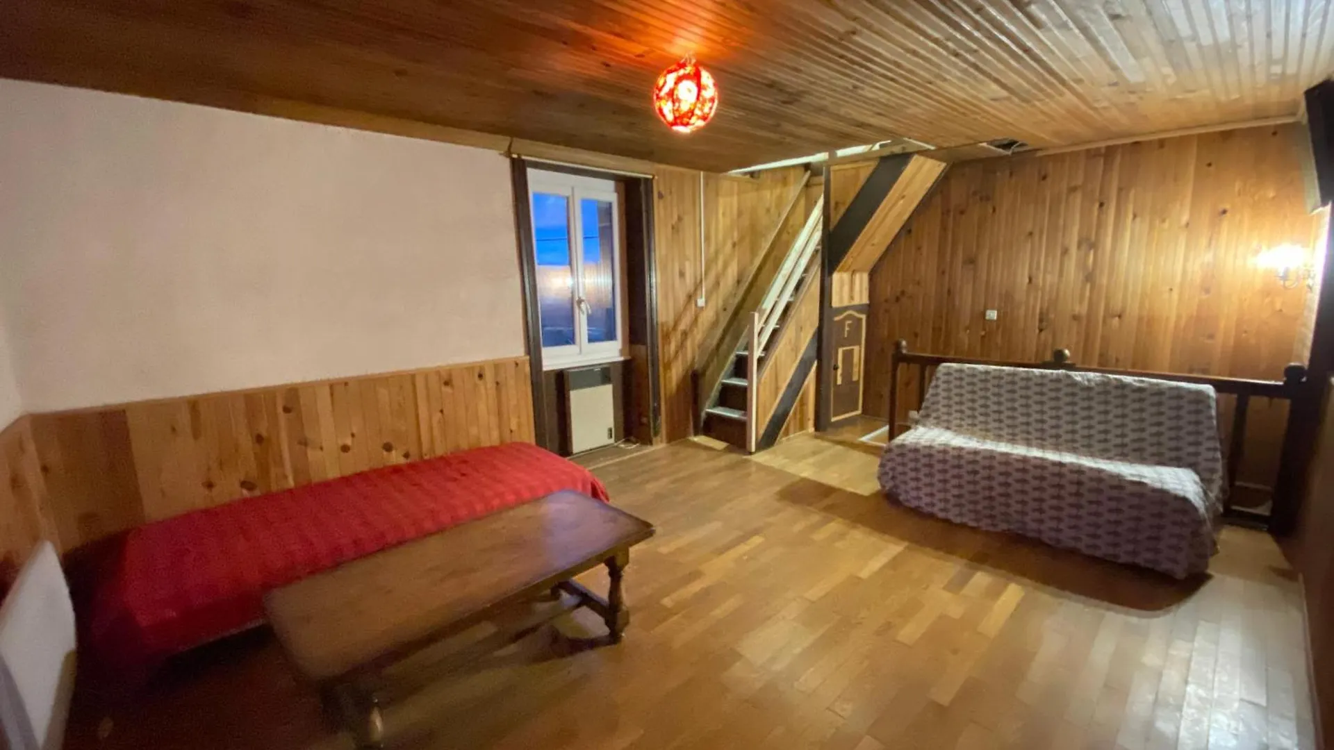 Holiday home Jolie Maison En Pierres Cuinzier